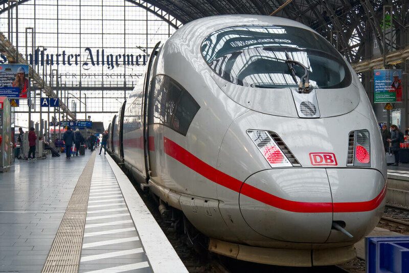 Deutsche Bahn'da GSM-R haberleşme arızası tüm trenleri durma noktasına getirdi